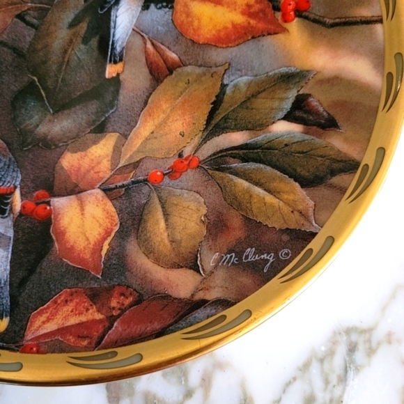 Lenox 1992 Among the berries by Catherine McClung - Picture 3 of 3